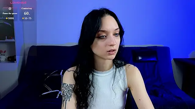 Snapshot of LuxuryLoverss chatting on 14, 5, 2026 LuxuryLoverss online show from 14, 5, 2026