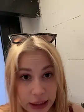 Dipamelly online show from 28, 5, 2026