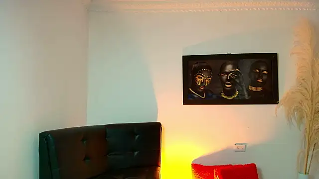 Snapshot of sara_lux1 chatting on 10, 3, 2026 sara lux1 online show from 10, 3, 2026