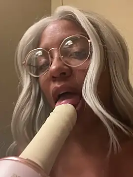 Snapshot of princessandthefootjob chatting on 25, 4, 2026 princessandthefootjob online show from 25, 4, 2026