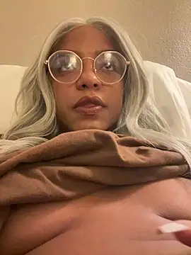 Snapshot of princessandthefootjob chatting on 27, 4, 2026 princessandthefootjob online show from 27, 4, 2026