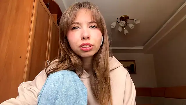 Snapshot of SerenaHawthorne chatting on 27, 2, 2026 SerenaHawthorne online show from 27, 2, 2026