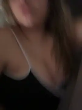 Snapshot of luciaaa_33 chatting on 18, 3, 2026 luciaaa 33 online show from 18, 3, 2026