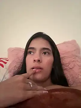 Snapshot of Isaa-queen chatting on 14, 5, 2026 Isaa-queen online show from 14, 5, 2026