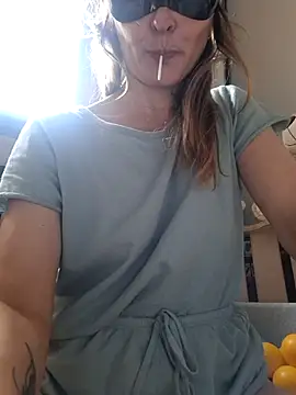 Snapshot of milffa chatting on 15, 6, 2026 milffa online show from 15, 6, 2026