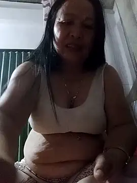 Snapshot of heesuu11 chatting on 1, 3, 2026 heesuu11 online show from 1, 3, 2026