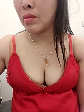 Snapshot of 01_ANNA_01 chatting on 7, 5, 2026 01 ANNA 01 online show from 7, 5, 2026