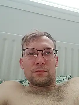 Snapshot of GaryJohnson79 chatting on 10, 3, 2026 GaryJohnson79 online show from 10, 3, 2026