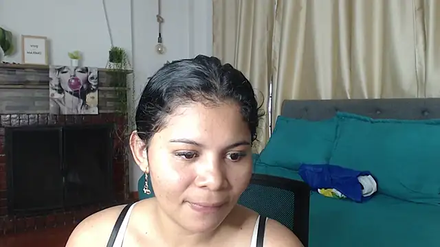 Snapshot of Emma_hassani chatting on 19, 5, 2026 Emma hassani online show from 19, 5, 2026