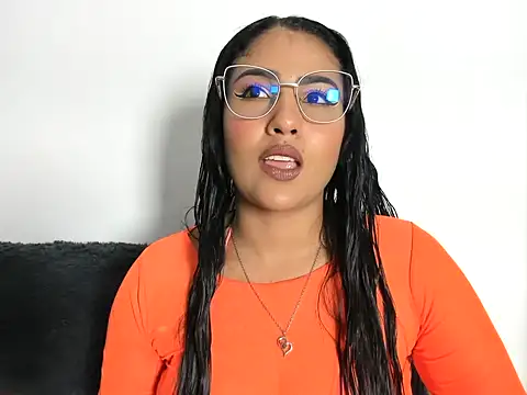 TatyGomez  online show from 18, 5, 2026