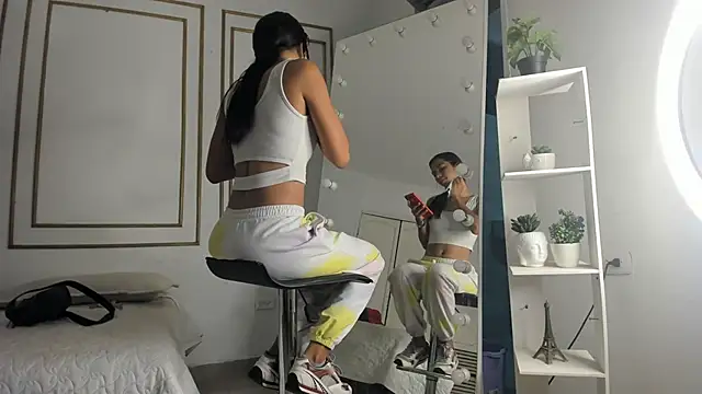 emily gaviria1 online show from 9, 4, 2026