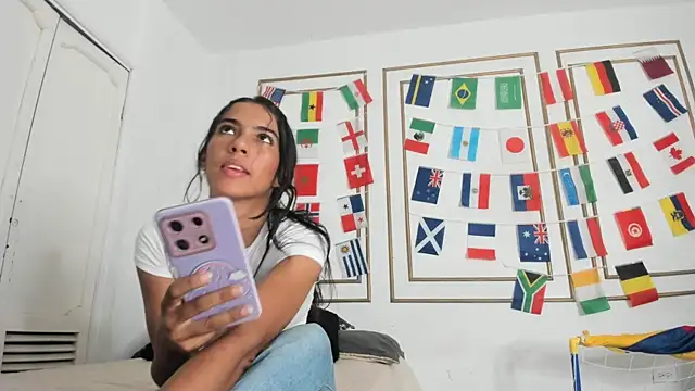 Snapshot of emily_gaviria1 chatting on 20, 6, 2026 emily gaviria1 online show from 20, 6, 2026
