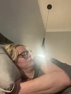 Snapshot of Amelie_BlondeXX chatting on 1, 3, 2026 Amelie BlondeXX online show from 1, 3, 2026