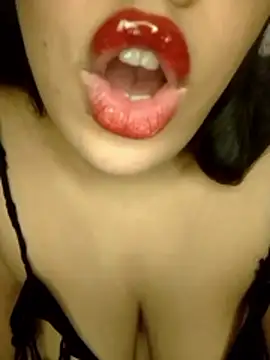 Snapshot of madleen_Mm chatting on 6, 3, 2026 madleen Mm online show from 6, 3, 2026