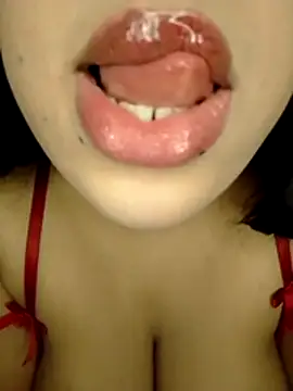 Snapshot of madleen_Mm chatting on 26, 3, 2026 madleen Mm online show from 26, 3, 2026