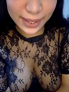 Snapshot of madleen_Mm chatting on 15, 4, 2026 madleen Mm online show from 15, 4, 2026
