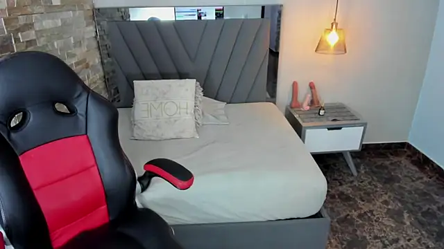 LUCIA KHAN online show from 11, 3, 2026