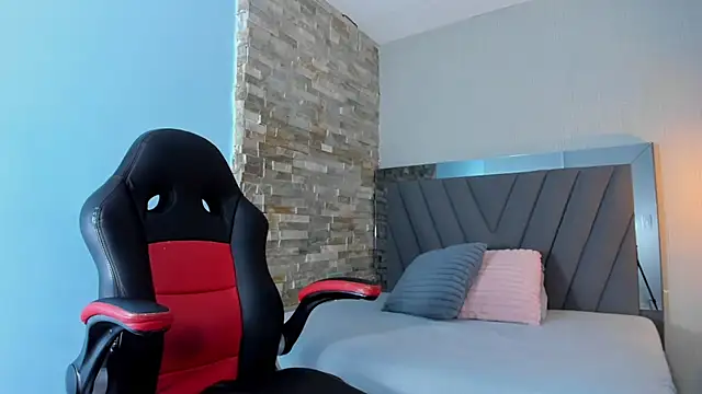 LUCIA KHAN online show from 15, 7, 2026