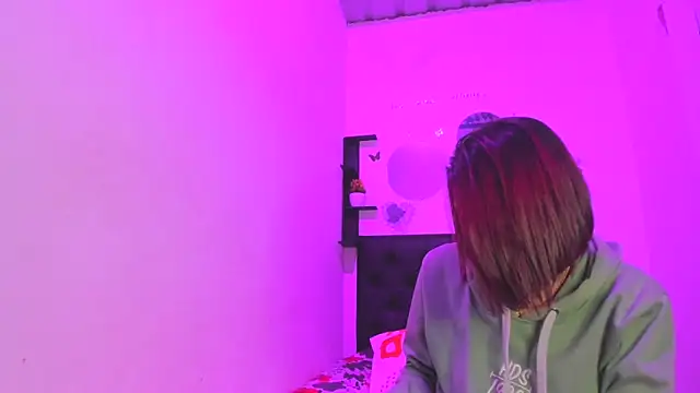 Snapshot of sapphire_brown20 chatting on 18, 4, 2026 sapphire brown20 online show from 18, 4, 2026