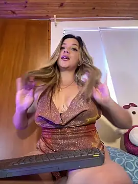 Snapshot of FoxxySweet chatting on 6, 4, 2026 FoxxySweet online show from 6, 4, 2026