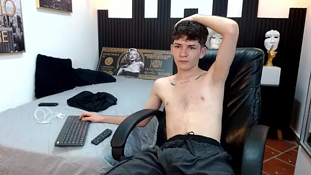 Snapshot of trevor_mob chatting on 19, 6, 2026 trevor mob online show from 19, 6, 2026
