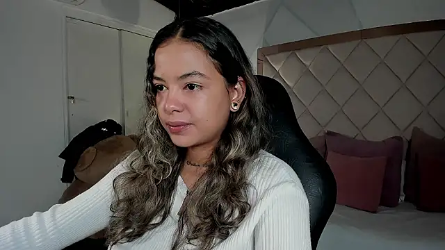 dulce lyraa1 online show from 17, 3, 2026