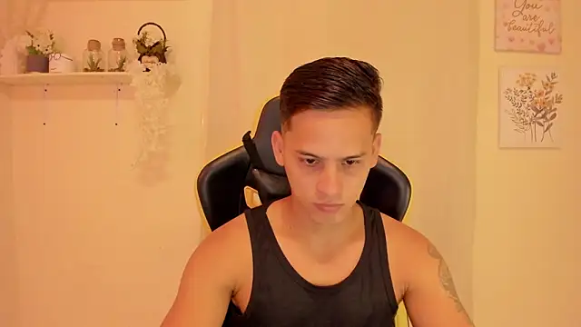 sexy andres01 online show from 28, 4, 2026