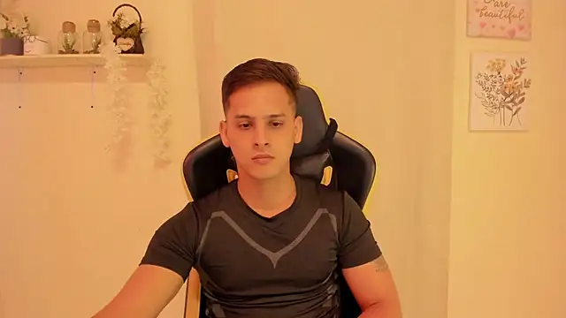 sexy andres01 online show from 29, 4, 2026