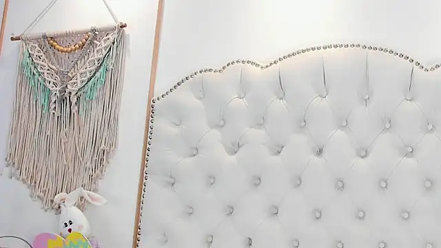 Sara funy online show from 7, 4, 2026