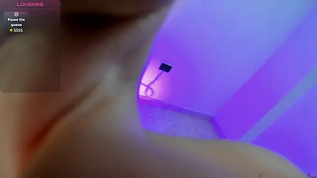 Snapshot of goldencurly_18 chatting on 2, 3, 2026 goldencurly 18 online show from 2, 3, 2026