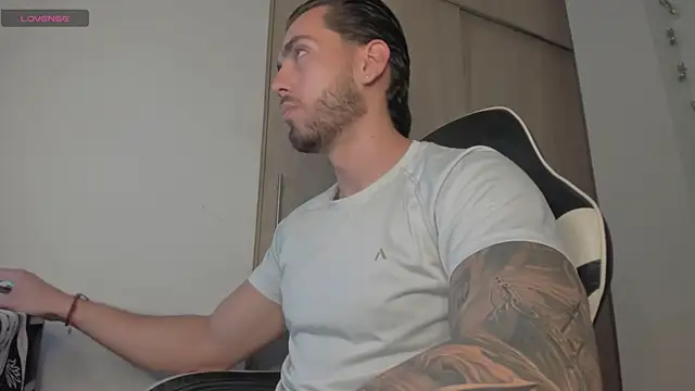 Axel  Blaze online show from 17, 4, 2026