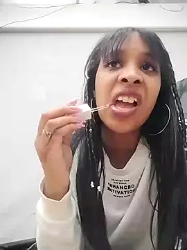 Snapshot of ShayMilleer chatting on 16, 4, 2026 ShayMilleer online show from 16, 4, 2026