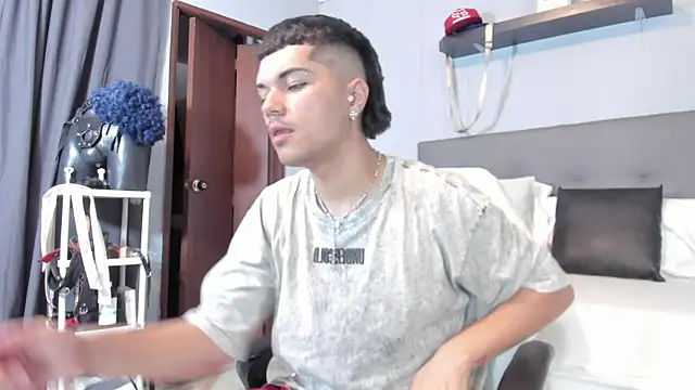 Snapshot of Briian__ chatting on 21, 5, 2026 Briian online show from 21, 5, 2026