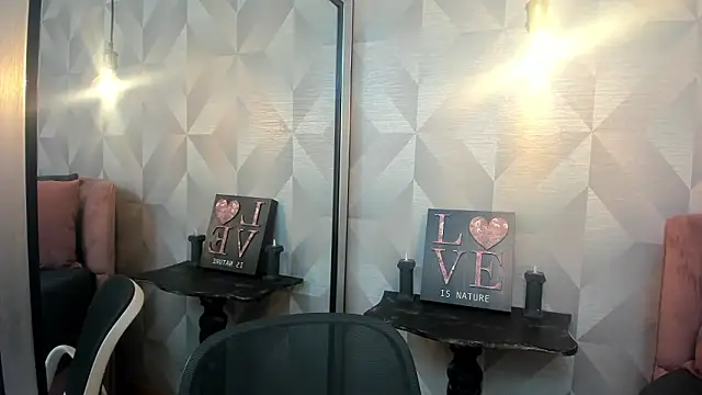 Scarlet 22  online show from 21, 3, 2026