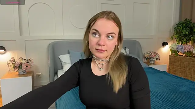 Snapshot of Glow_Margo chatting on 2, 3, 2026 Glow Margo online show from 2, 3, 2026