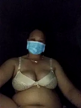 Snapshot of Heylen_hooo chatting on 18, 5, 2026 Heylen hooo online show from 18, 5, 2026