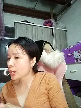 Ivy Trix2 online show from 19, 3, 2026