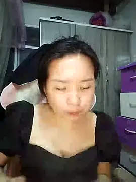 Ivy Trix2 online show from 4, 4, 2026