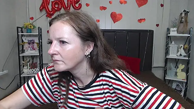 Snapshot of MeganPirs chatting on 4, 7, 2026 MeganPirs online show from 4, 7, 2026