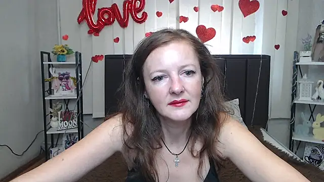Snapshot of MeganPirs chatting on 7, 7, 2026 MeganPirs online show from 7, 7, 2026