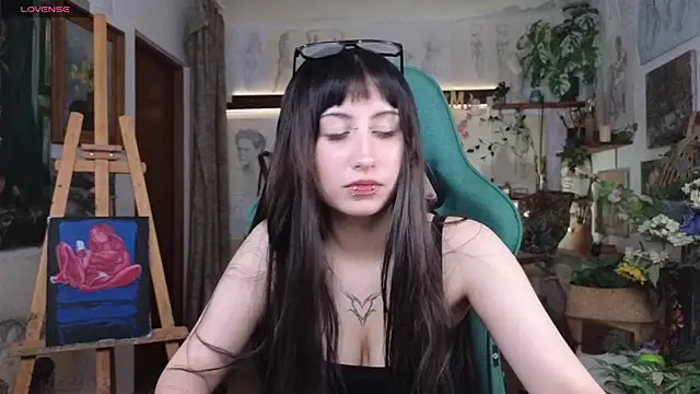 Snapshot of EffieMeowley chatting on 7, 6, 2026 EffieMeowley online show from 7, 6, 2026