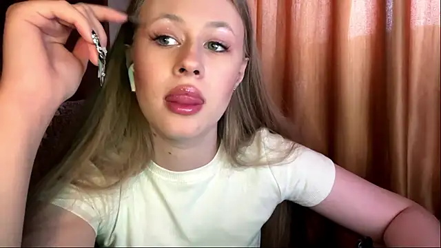 Snapshot of lisa_high chatting on 27, 2, 2026 lisa high online show from 27, 2, 2026