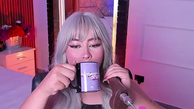 Snapshot of Emberrvelvet chatting on 24, 4, 2026 Emberrvelvet online show from 24, 4, 2026