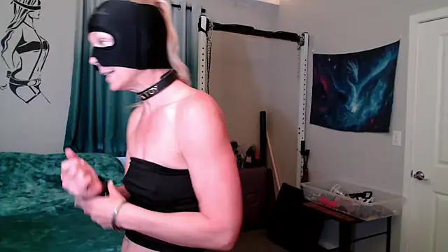 Snapshot of shadowpleasures4u chatting on 26, 6, 2026 shadowpleasures4u online show from 26, 6, 2026