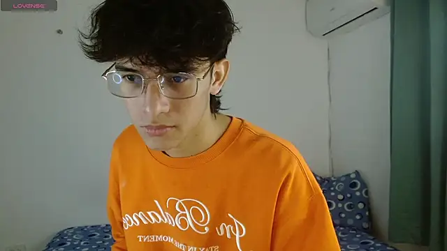 Snapshot of noah_millerx chatting on 3, 5, 2026 noah millerx online show from 3, 5, 2026