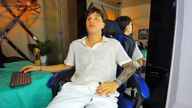 EXCLUSIVE8 online show from 18, 4, 2026