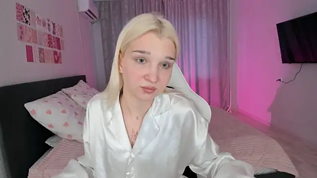 Lara Blue online show from 10, 3, 2026