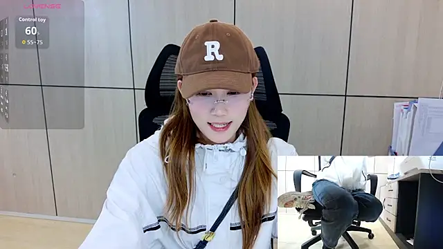 Snapshot of zhen-68 chatting on 30, 4, 2026 zhen-68 online show from 30, 4, 2026