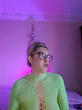 LunaBlaise online show from 9, 4, 2026