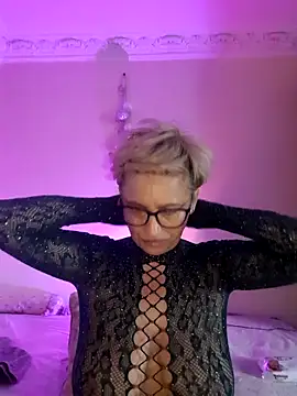 LunaBlaise online show from 31, 5, 2026